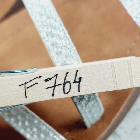 NEW Steve Madden Tan Silver Buckle Strappy Summer Sandals F764 - Picture 12 of 12